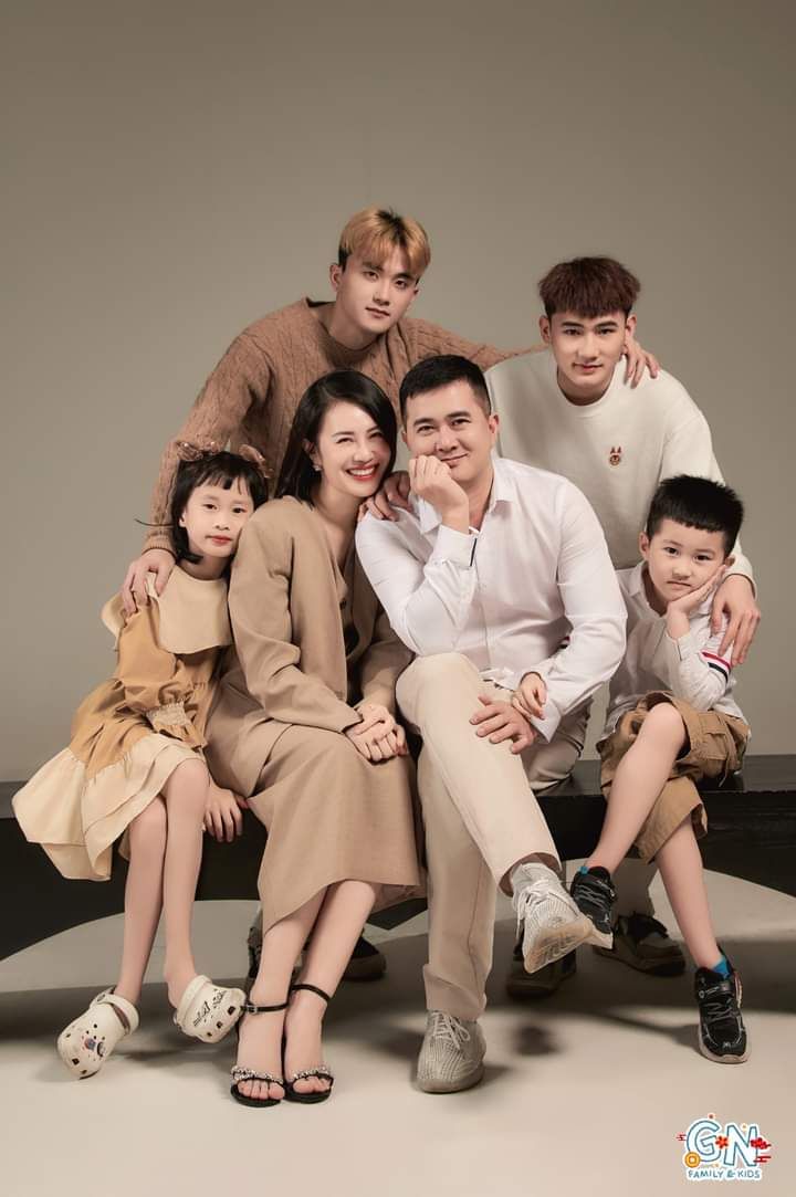 Gia Đình Sum Vầy — Three Generations Love