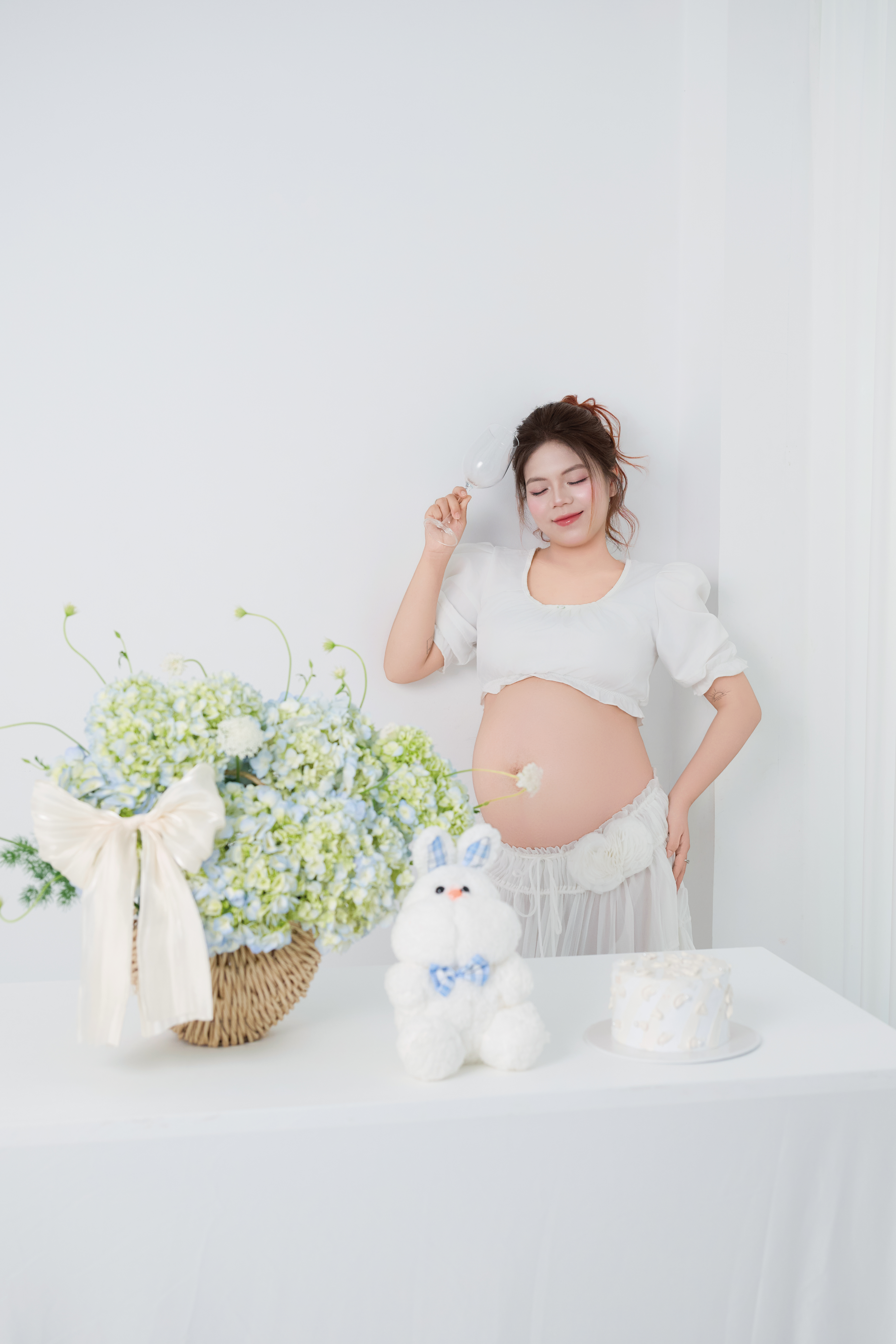 Mẹ Bầu Thiêng Liêng — Pure Maternal Warmth angle 3