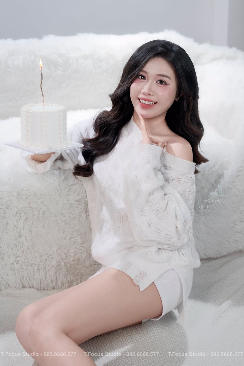 Sinh Nhật Nến Trắng