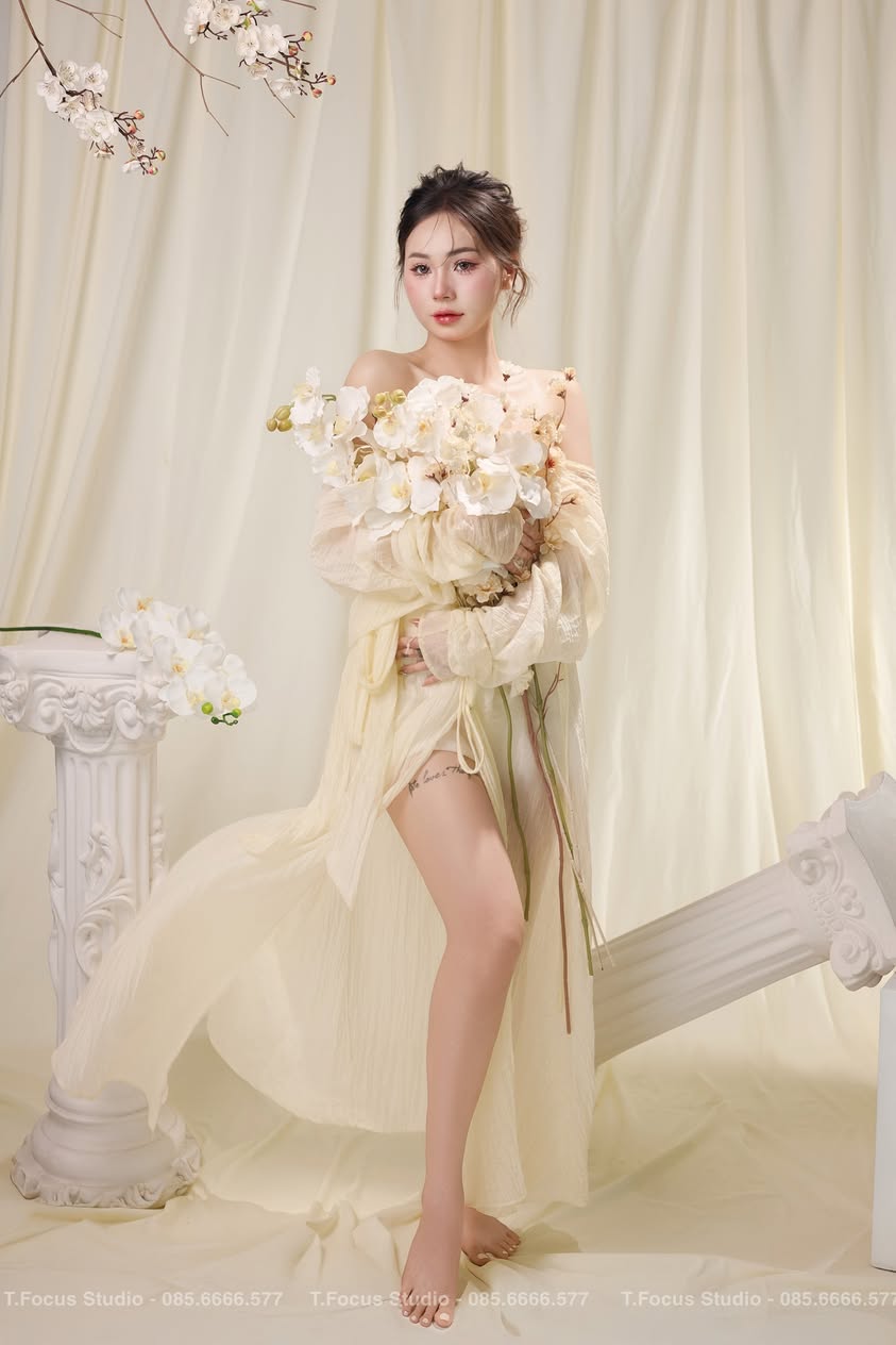 TFocus Studio — Chân dung hoa trắng chụp thực tế tại Huế